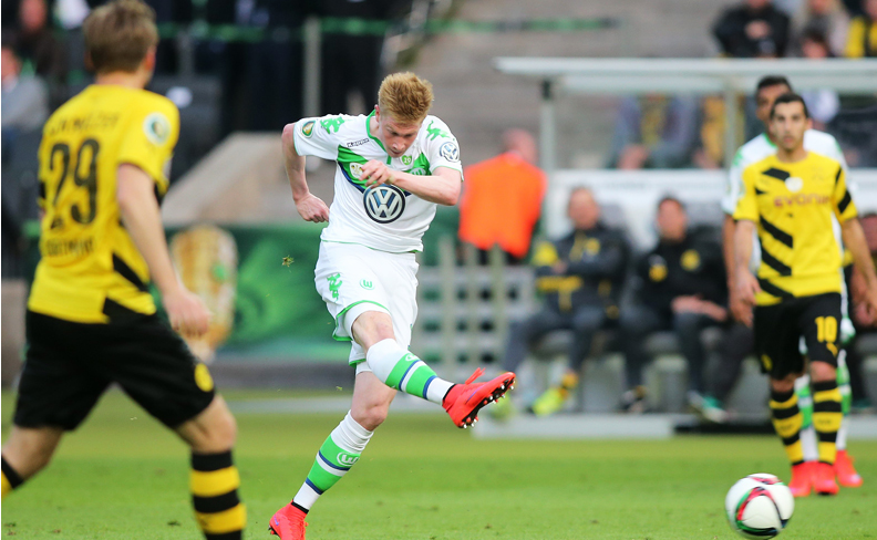 巴塞罗那迎战特内里费：女子足球联赛的巅峰对决（女足联赛焦点战：巴塞罗那对阵特内里费）