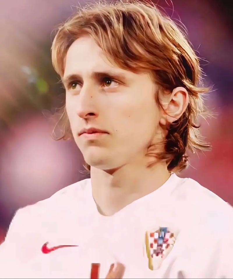 拜仁vs葡萄牙体育：凯恩、奥利塞、卡尔首发，阿方索替补