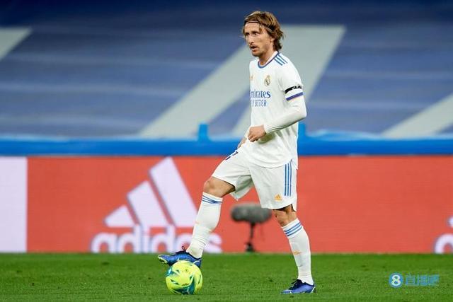 半场战报：斯洛伐克0-0北爱尔兰，双方破门乏术