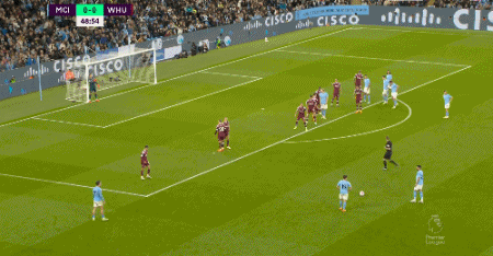 韦斯利-福法纳：埃斯特旺像队中的小宝宝，我们都在帮他适应